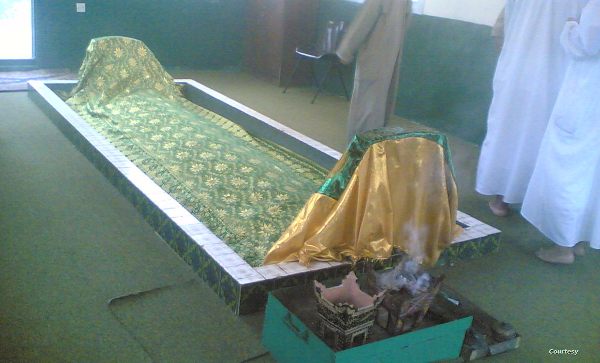 بالصور - مقتنيات النبي ... أخبار مزيفة لاستغلال المشاعر وجذب مشاركات